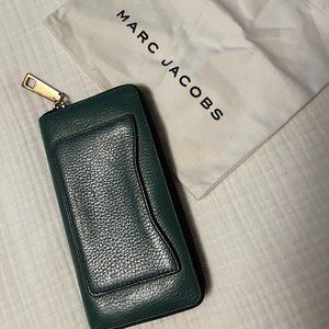Marc Jacobs zip wallet